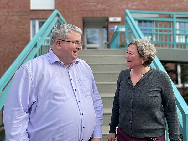 Mirko Damschke und Barbara Challier von Fördern & Wohnen (rechts) freuen sich auf die erste Trialog-Veranstaltung Ende März. 