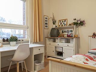 Ein eingerichtetes Zimmer