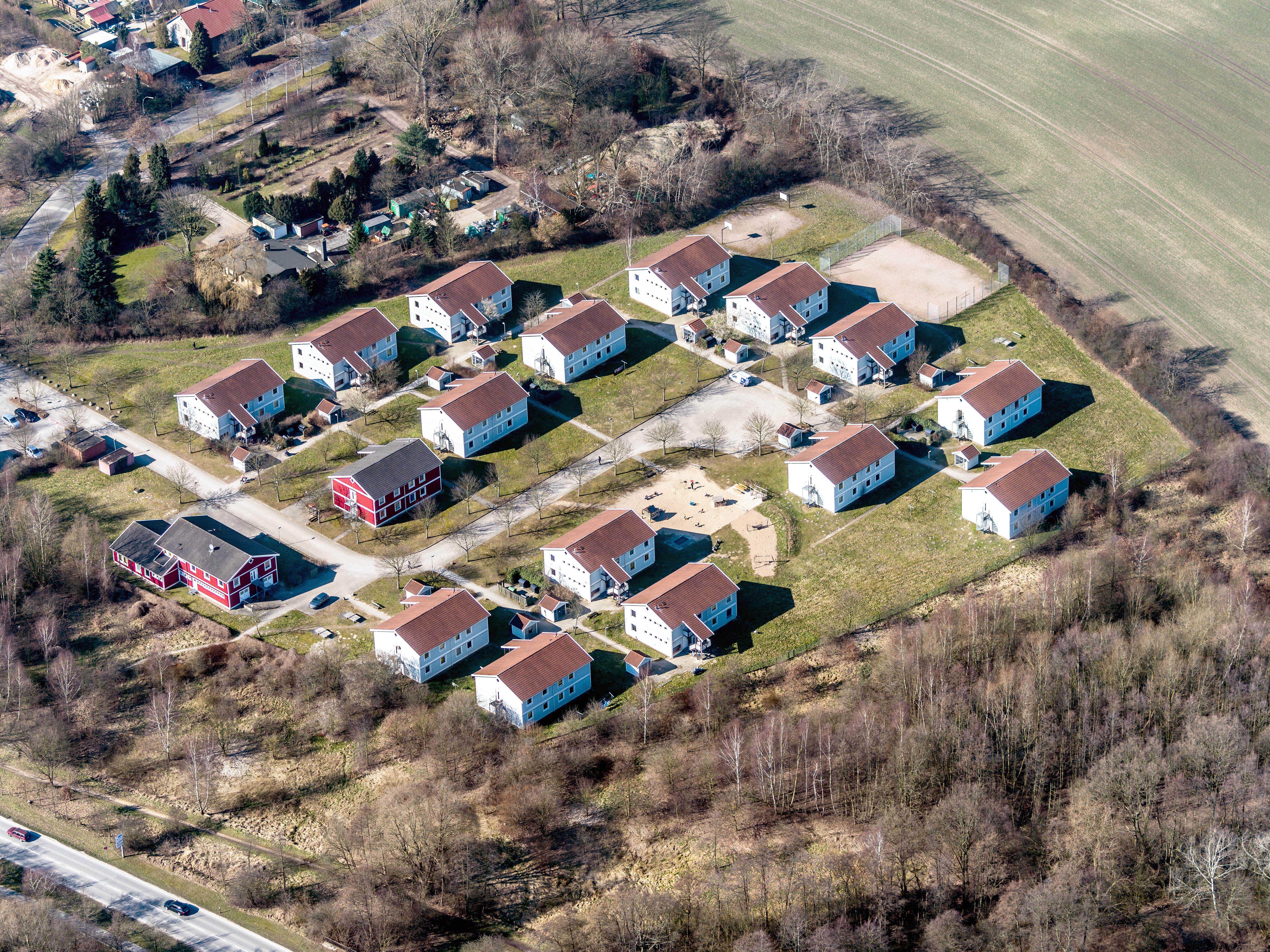 Eine Wohnunterkunft in Hamburg aus der Luft 