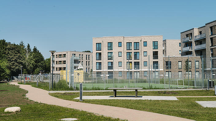 Blick auf ein Gebäude von F&W 