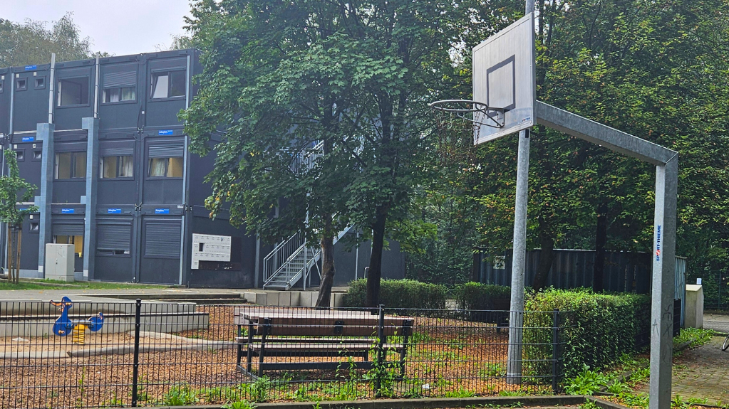 Der Basketballkorb in der Unterkunft Kiwittsmoor.